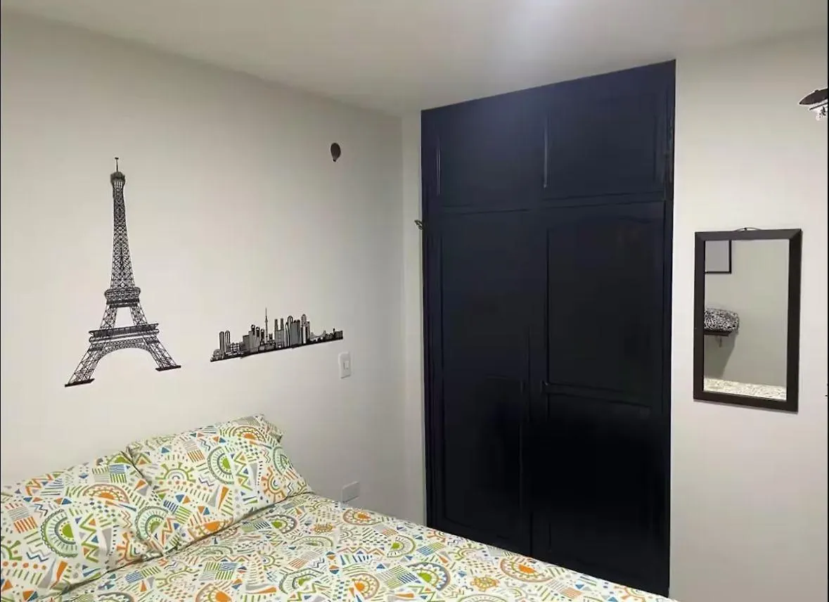 Habitaciones Privadas, Dentro De Apartamento, Comodas Y Muy Cercanas Al Poblado Medellin Homestay