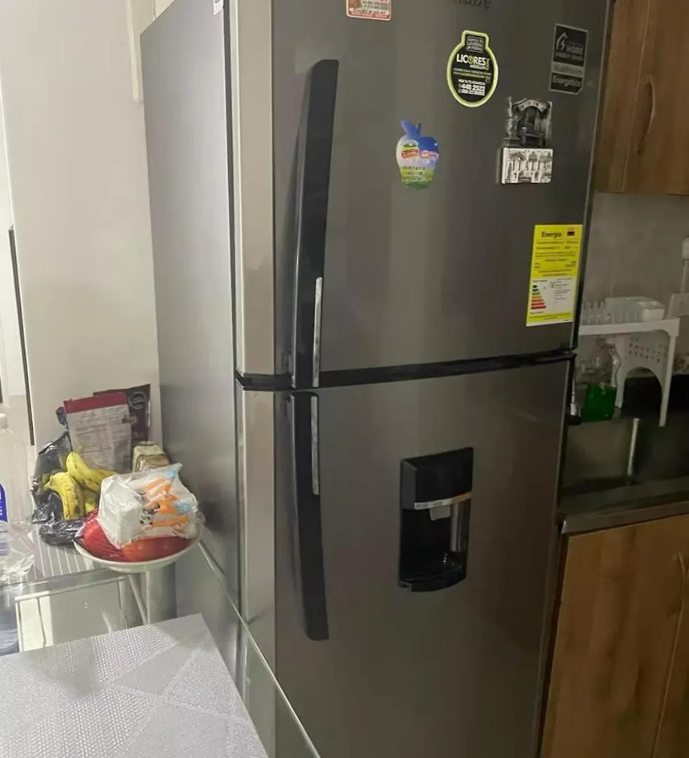 Homestay Habitaciones Privadas, Dentro De Apartamento, Comodas Y Muy Cercanas Al Poblado Medellin Colombia