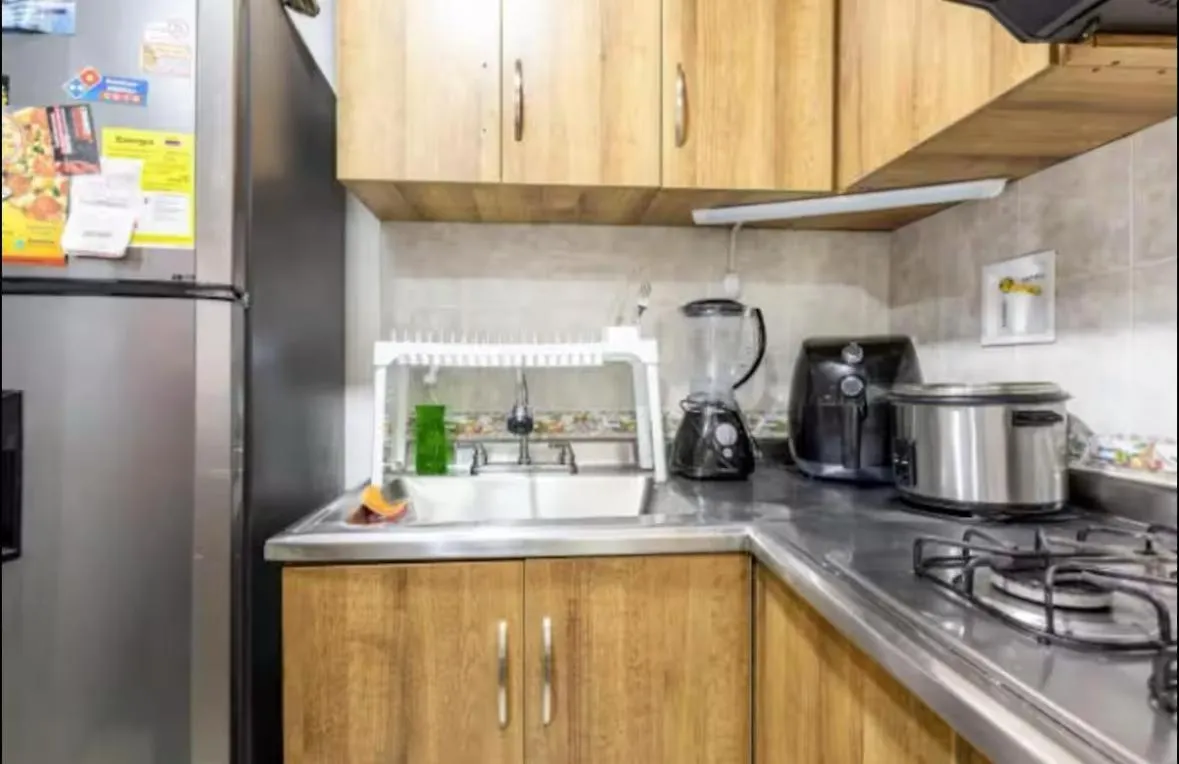 Homestay Habitaciones Privadas, Dentro De Apartamento, Comodas Y Muy Cercanas Al Poblado Medellin