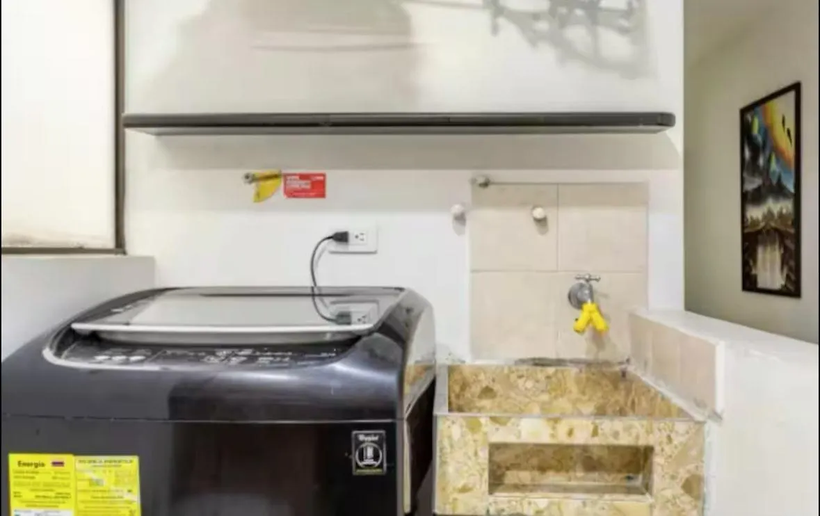 Habitaciones Privadas, Dentro De Apartamento, Comodas Y Muy Cercanas Al Poblado Medellin 0*,  Colombia