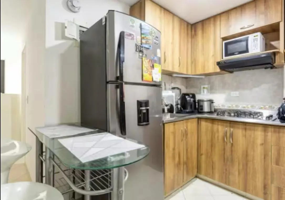 Habitaciones Privadas, Dentro De Apartamento, Comodas Y Muy Cercanas Al Poblado Medellin Homestay