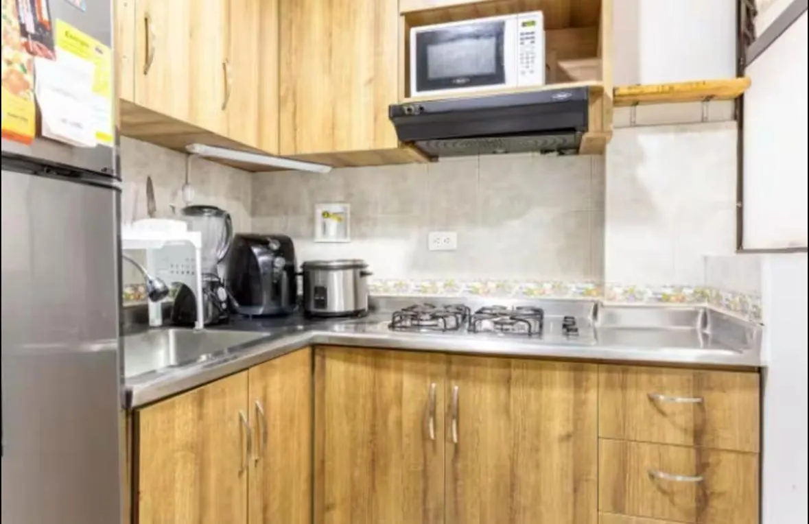 Habitaciones Privadas, Dentro De Apartamento, Comodas Y Muy Cercanas Al Poblado Medellin Colombia